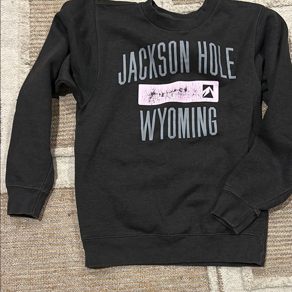 Outfitter trading co Black Jackson Hole Wyoming Sweatshirt size small